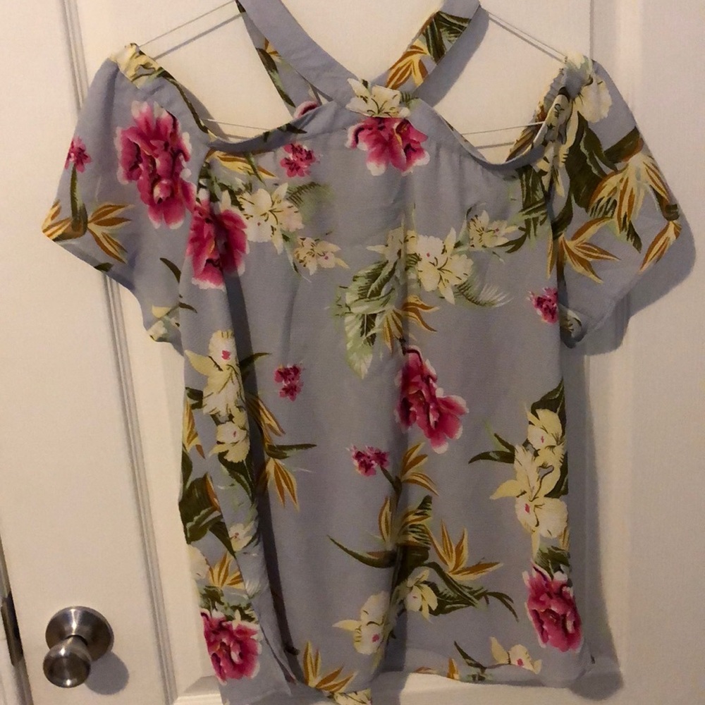 Space46 Cold Shoulder Top